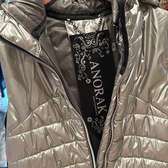 Silver vest - Picture 2 of 4